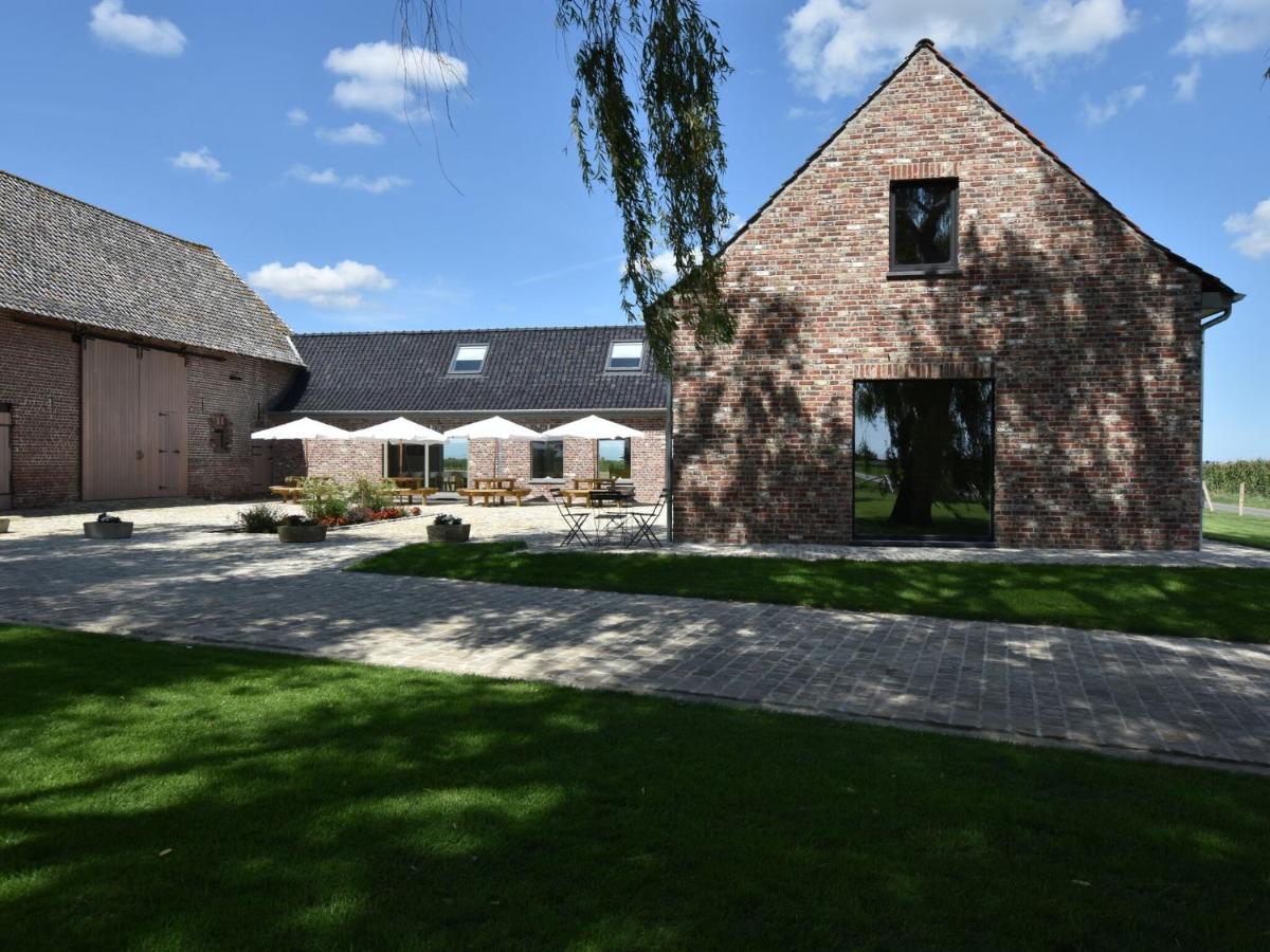 Spacious Holiday Home With Pond In Poperinge Roesbrugge-Haringe Eksteriør bilde