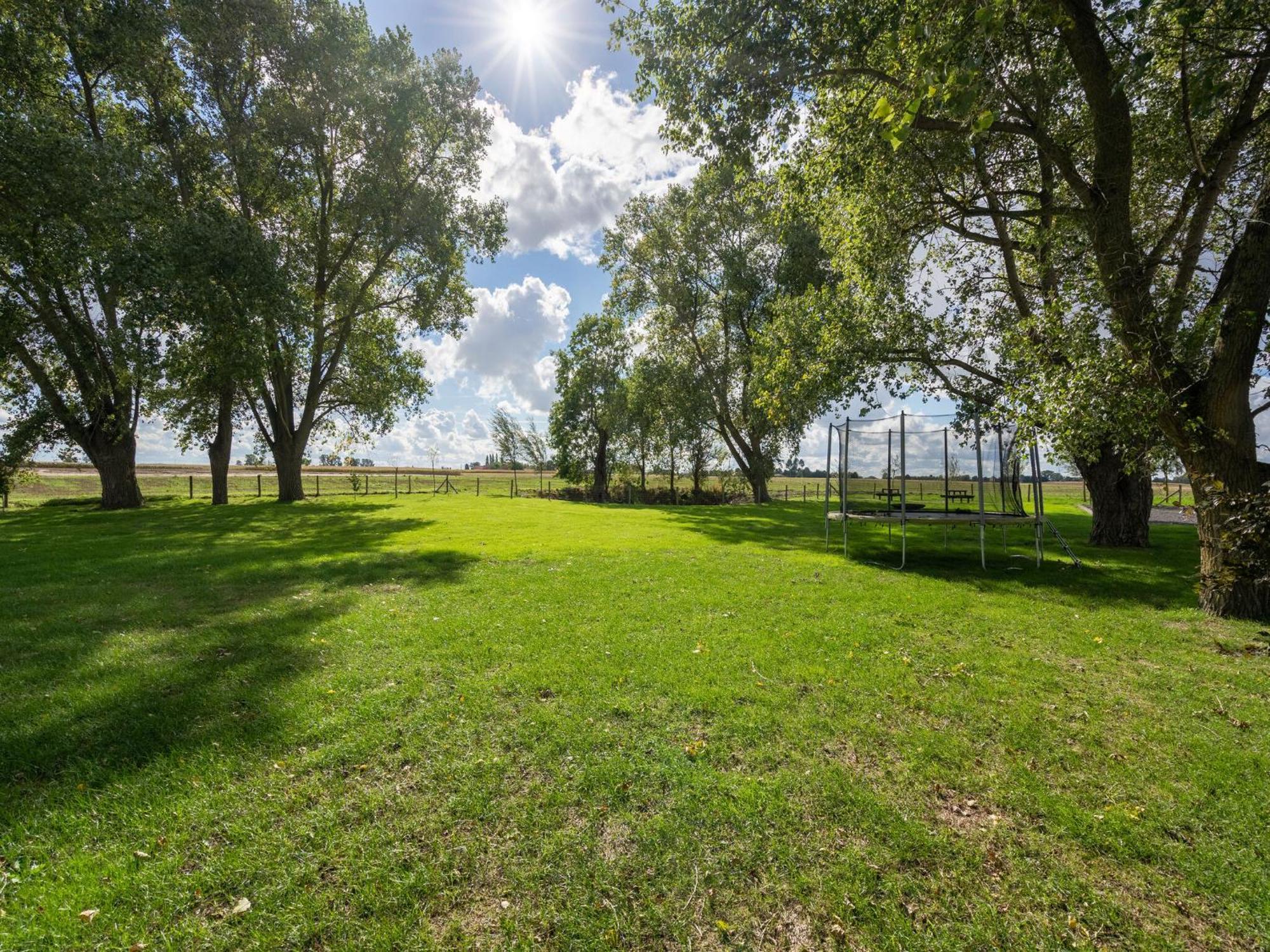 Spacious Holiday Home With Pond In Poperinge Roesbrugge-Haringe Eksteriør bilde