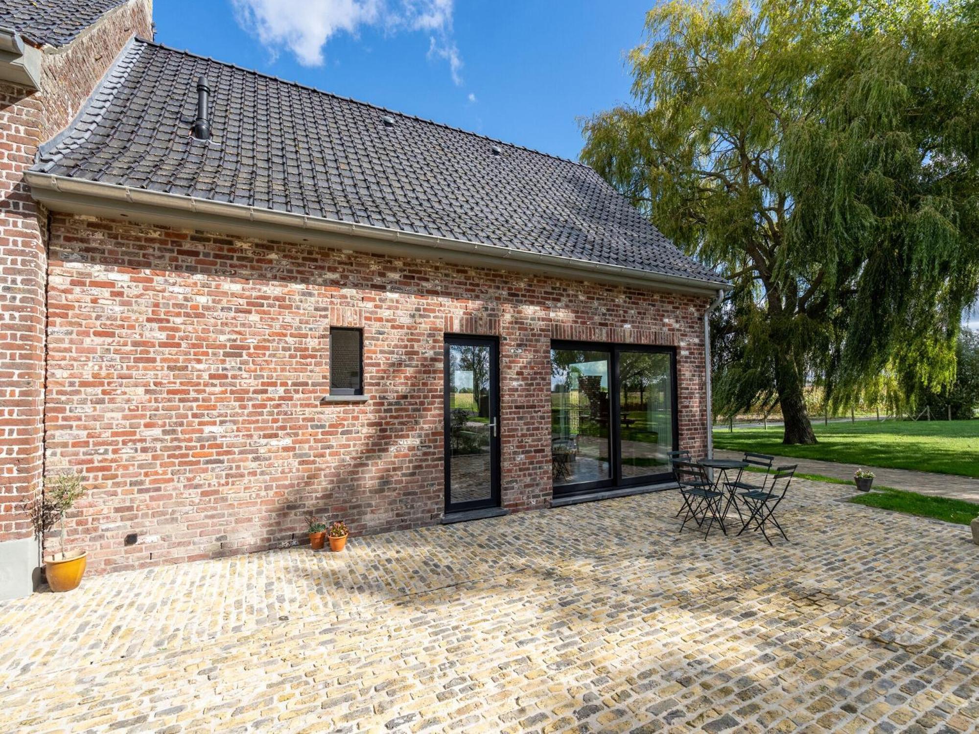 Spacious Holiday Home With Pond In Poperinge Roesbrugge-Haringe Eksteriør bilde